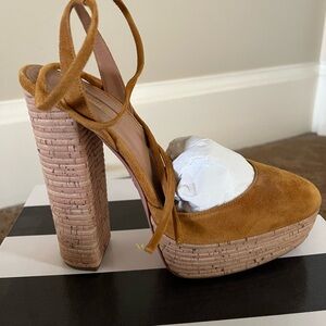 Aquazzura Platform Suede Ankle-Tie Pump in Saffron